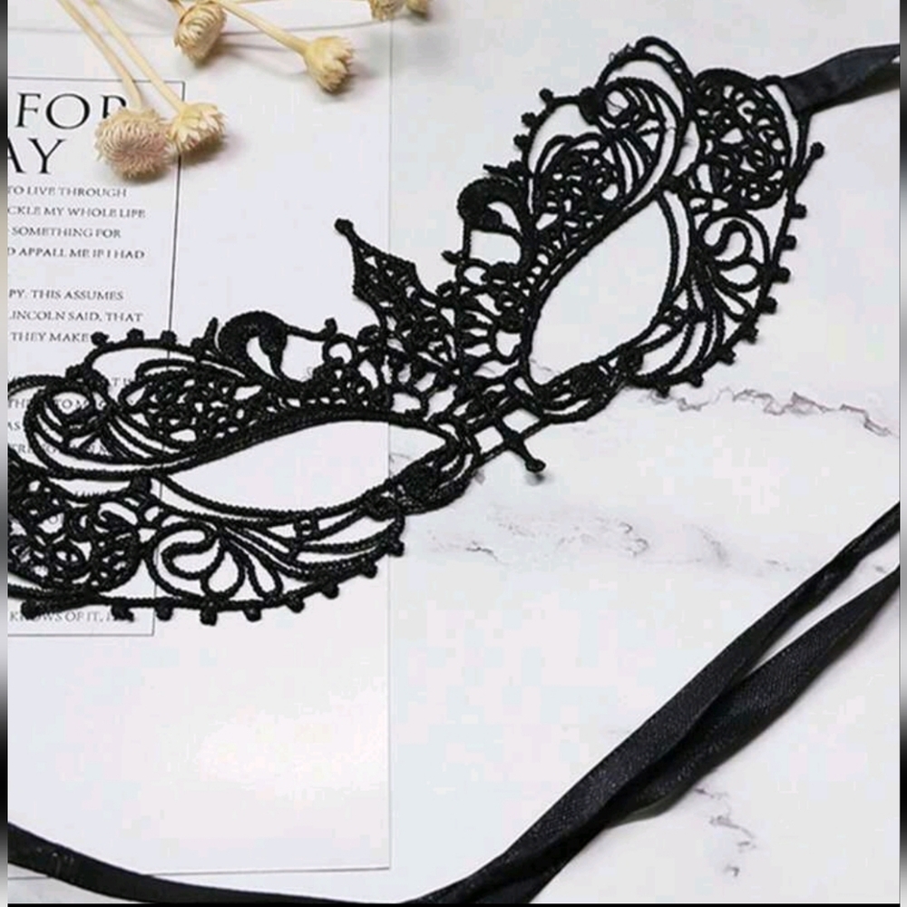 Masquerade Mask - Picture 15 of 16
